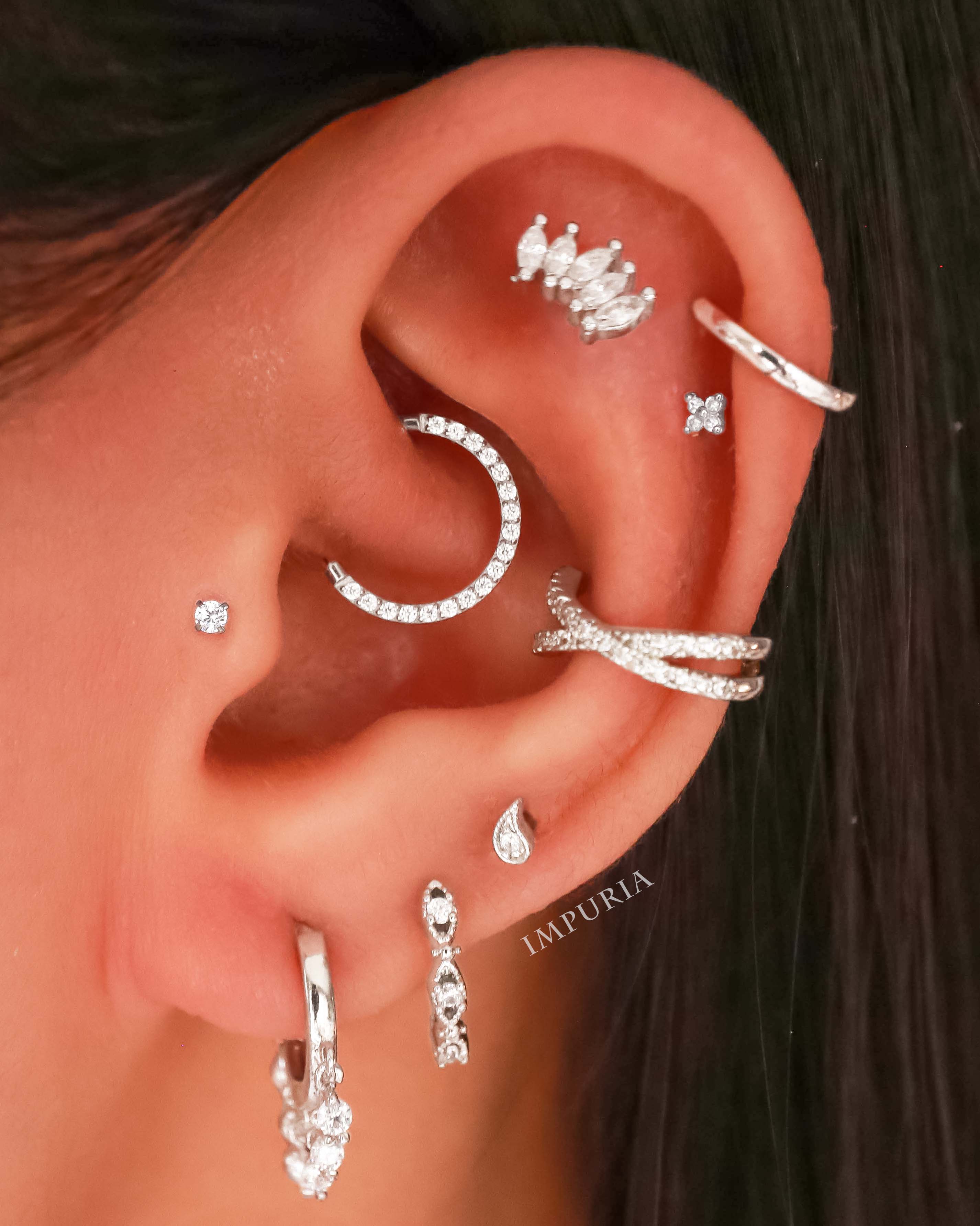 All the Way Around Cartilage Helix Lobe Multiple Ear Piercing Placement Curation Ideas - ideias fofas de piercing na orelha - www.Impuria.com