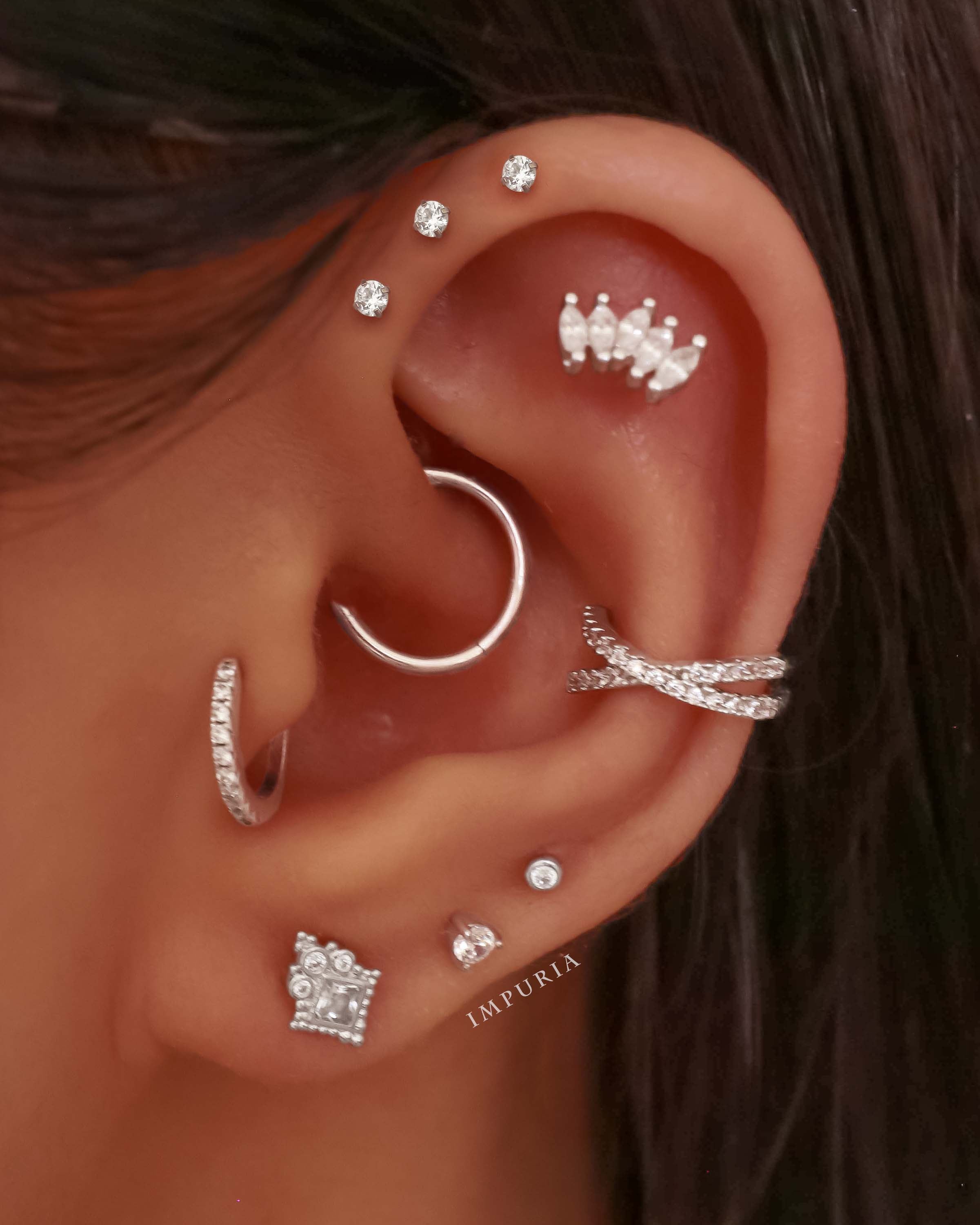 Ear Curation Ideas Crystal Cartilage Helix Tragus Conch Earring Hoop Ring 16G - ideias fofas de piercing na orelha - www.Impuria.com