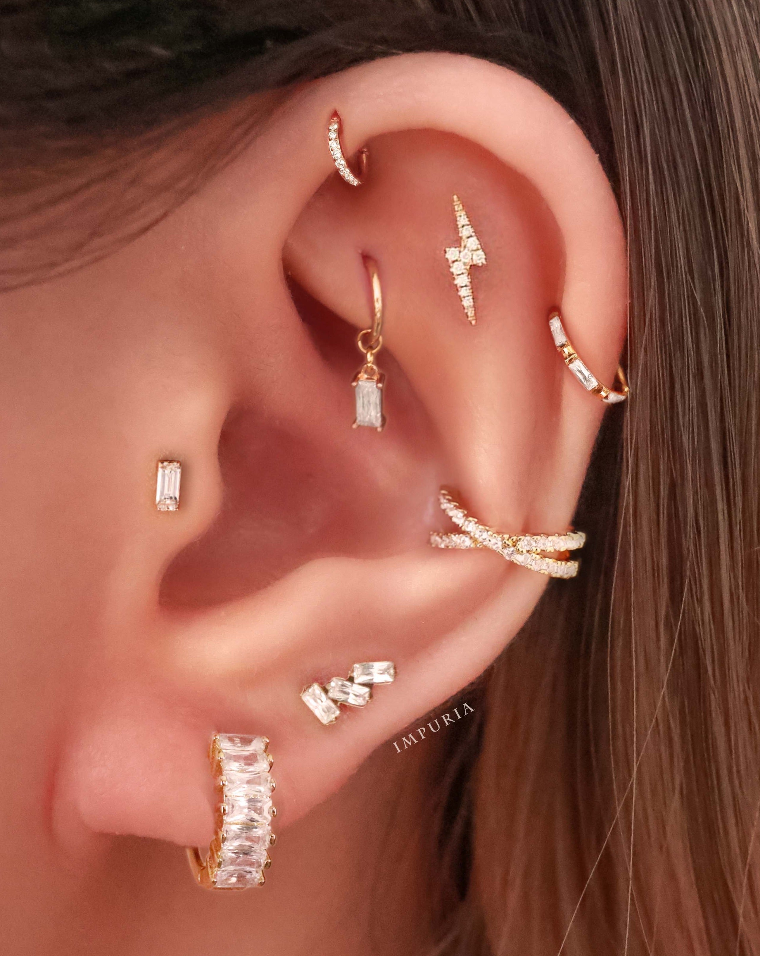 Pretty Cartilage Earring Helix Hoop Ring Clicker Simple Ear Piercing Curation Ideas - www.Impuria.com #earpiercings