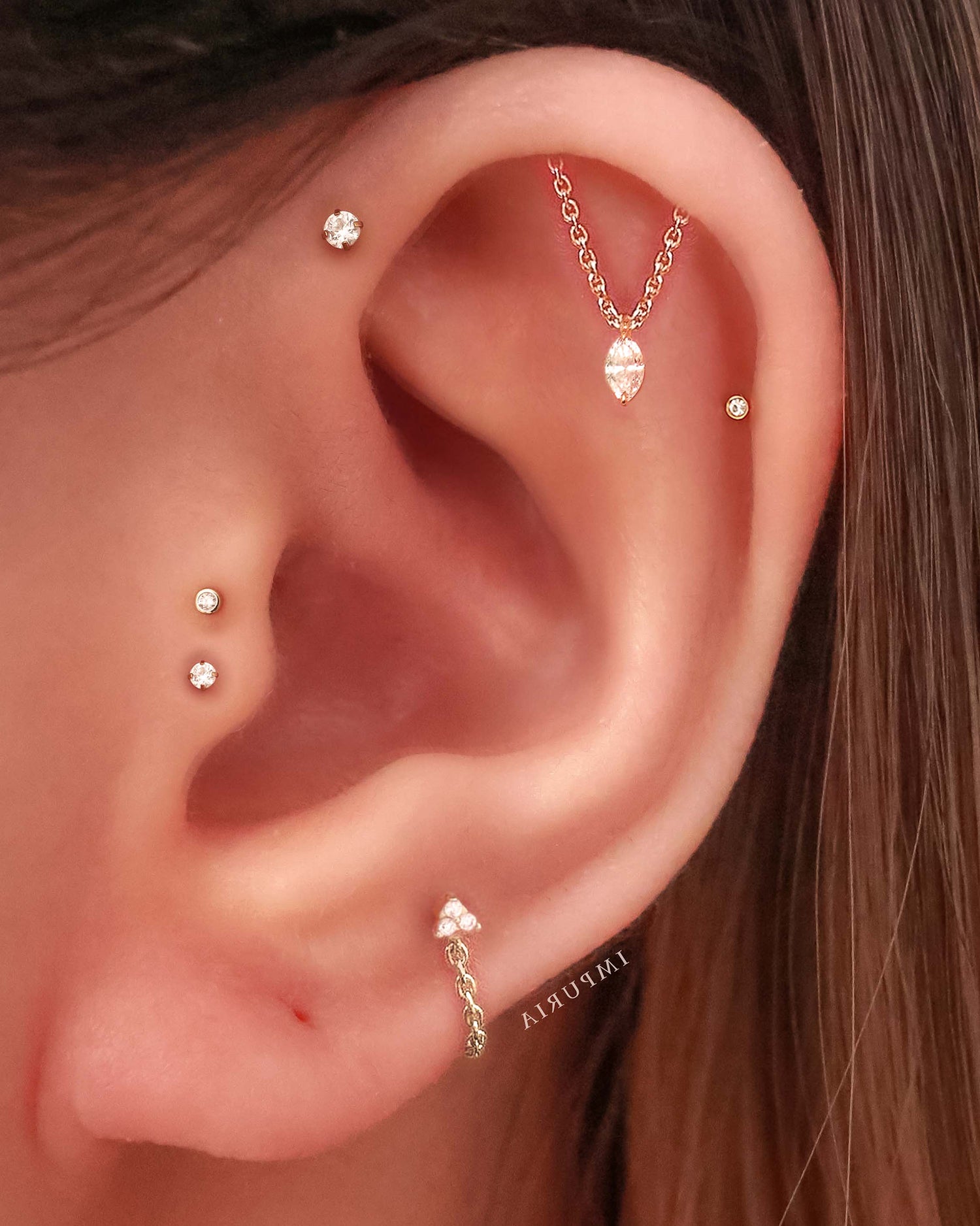 Simple Minimalist Ear Curation Piercing Jewelry Ideas for Women - www.Impuria.com #earpiercings