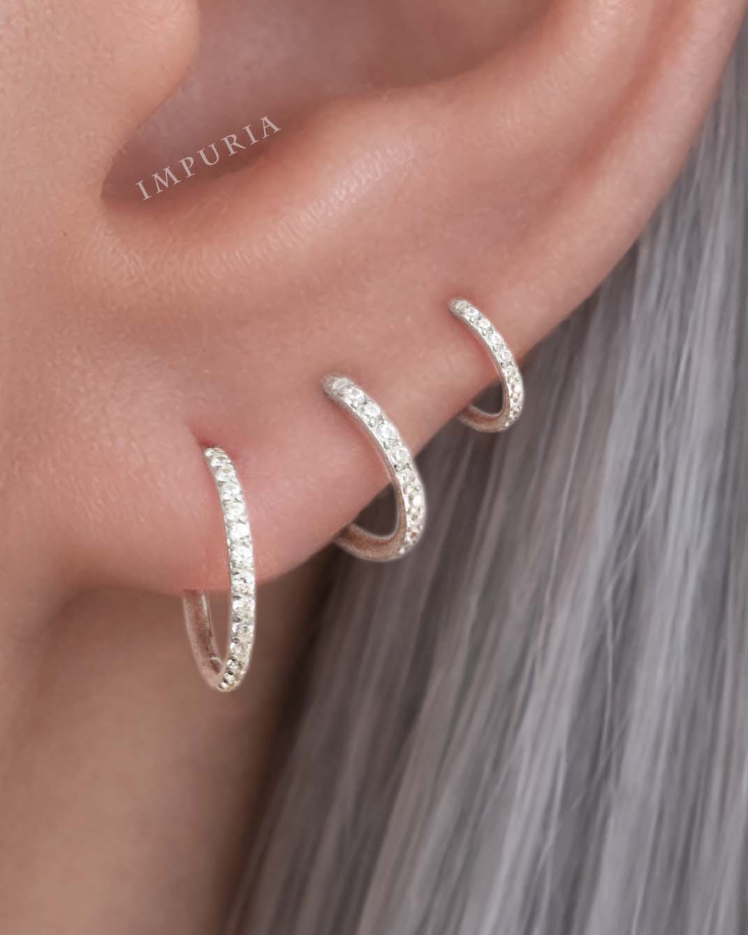 The Radiant Tapered Hoop Capsule