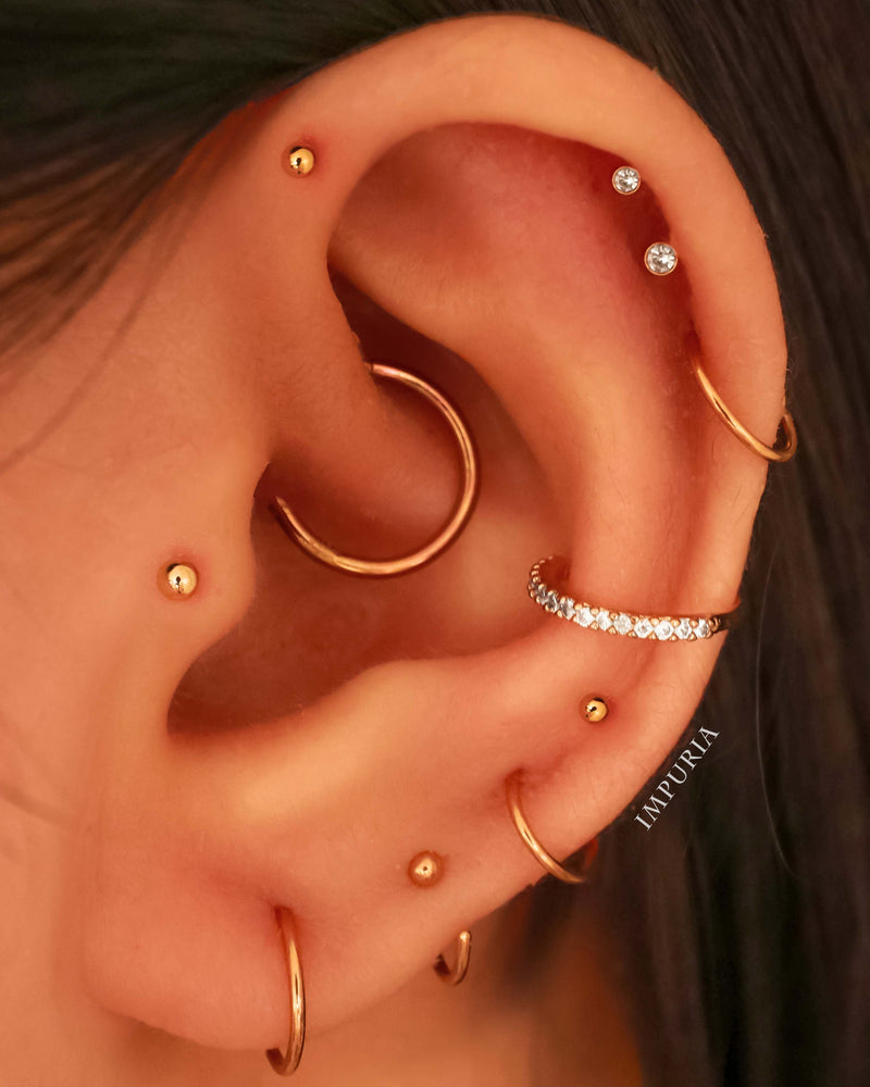 Minimalist Tiny Gold Ear Piercing Curation Placement Ideas - ideas para perforar la oreja - www.Impuria.com
