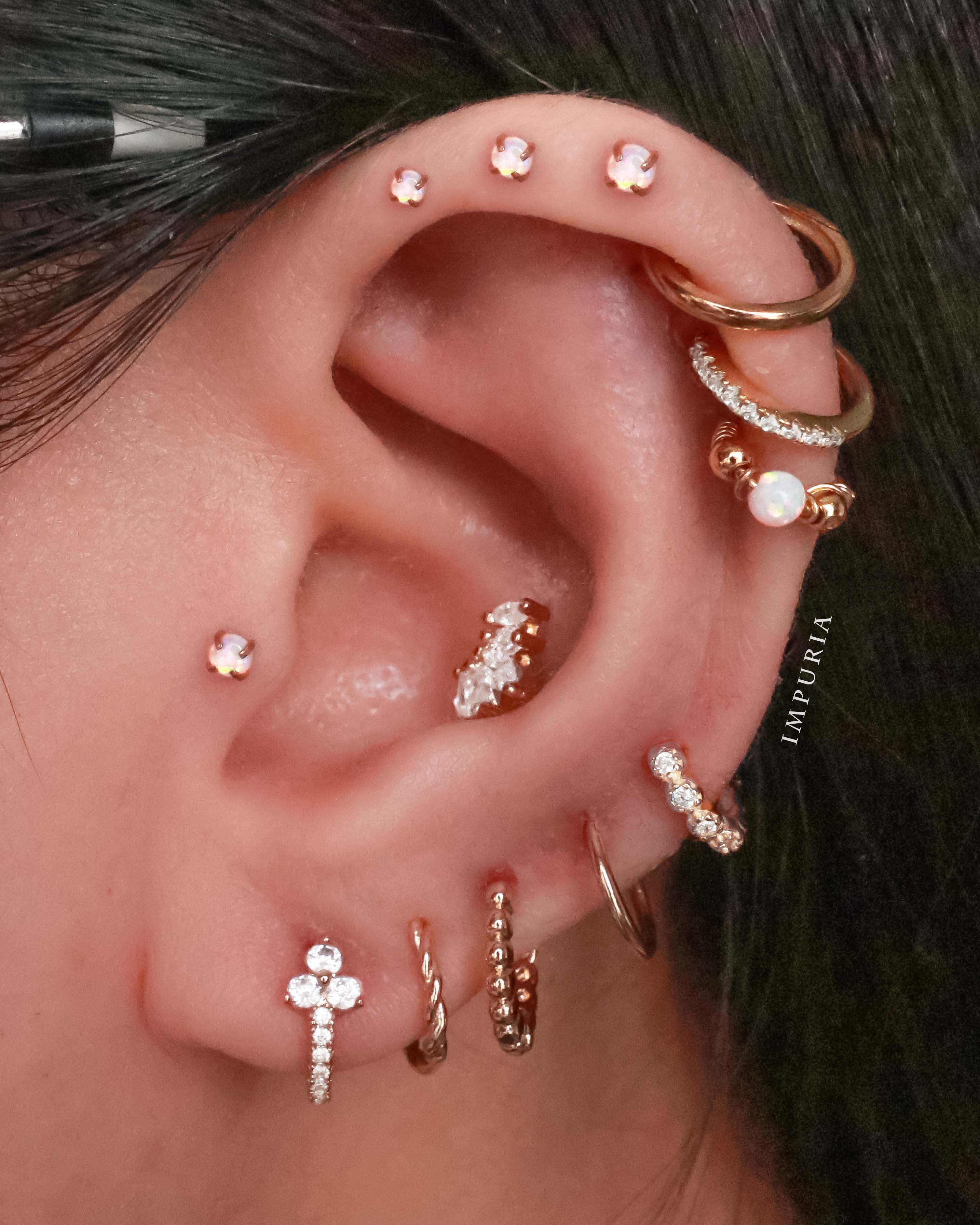 Helix Earring Cartilage Ear Piercing Curation Ideas for Females for Women - Ideas para perforar la oreja - www.Impuria.com #earpiercings 