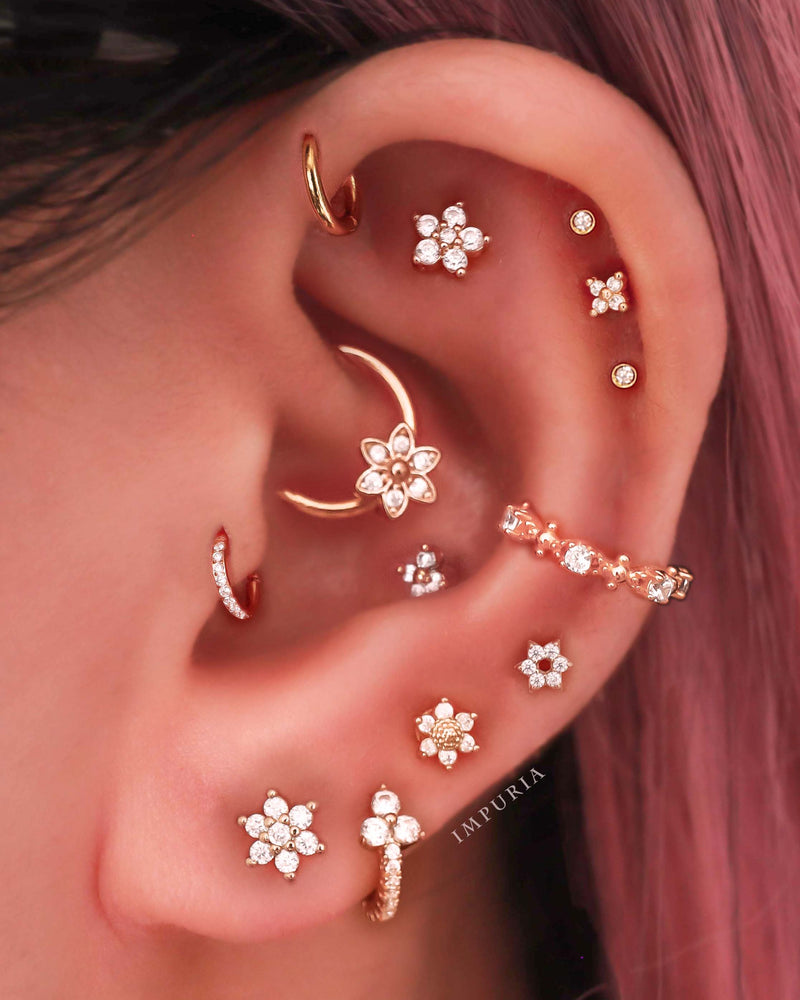 Cartilage Earrings Floral Gold Ear Piercing Curation Ideas - idéias de piercing na orelha - www.Impuria.com