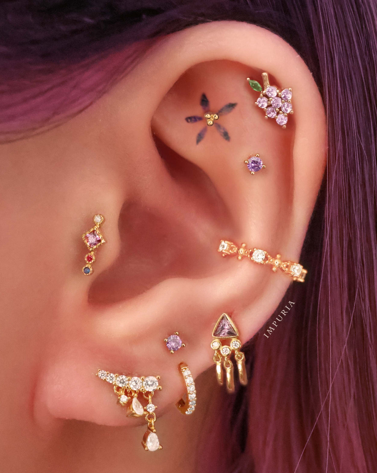 Cute Ear Piercing Curation Crystal Pave Cartilage Helix Tragus Lobe Huggie Hoops - aros para perforar orejas - www.Impuria.com #earpiercings
