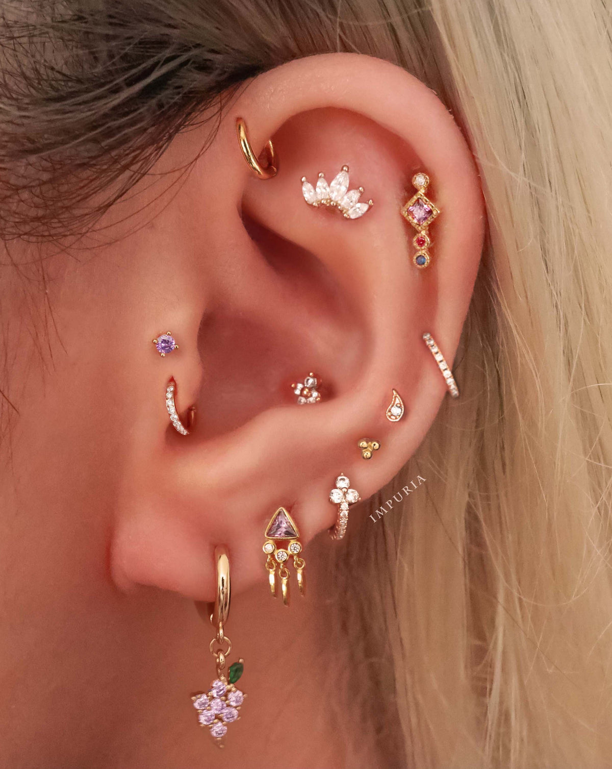 Clover Cartilage Earring Stud Helix Tragus Conch Piercing Jewelry - Ideas para perforar la oreja - www.Impuria.com #earpiercings