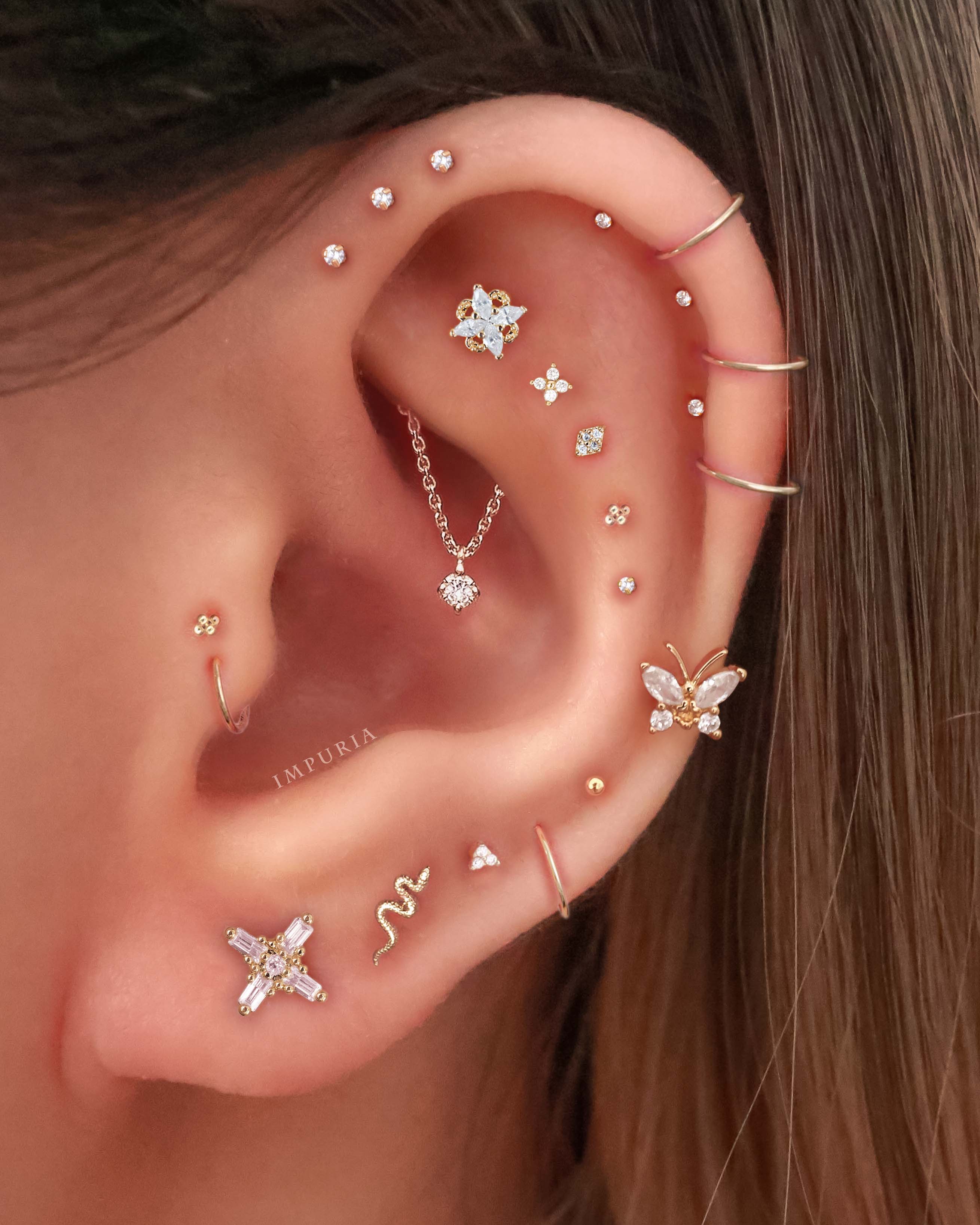 Simple Minimalist Multiple Ear Piercing Curation Ideas for Women Rhombus Shaped Cartilage Earrings - www.Impuria.com #earpiercings