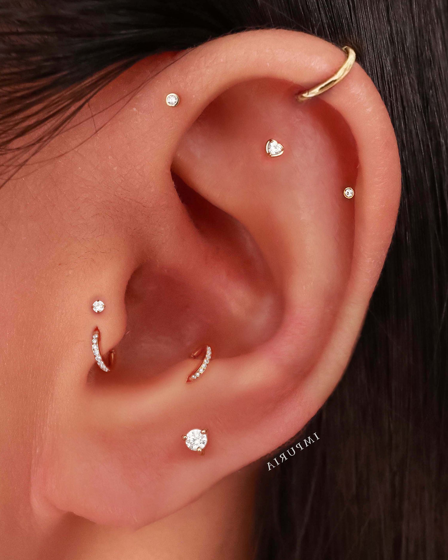 Cute Simple Minimalist Ear Piercing Ideas for Women - Crystal Pave Tragus Helix Cartilage Earring Hoop -  www.Impuria.com #earpiercings 